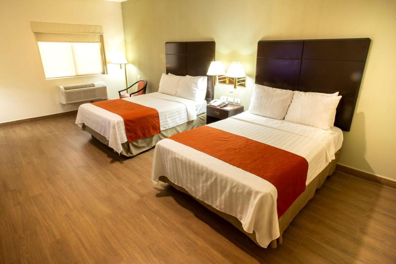 Hotel Plaza Calzada Monterrey Exterior photo