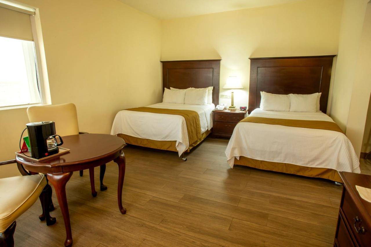 Hotel Plaza Calzada Monterrey Exterior photo