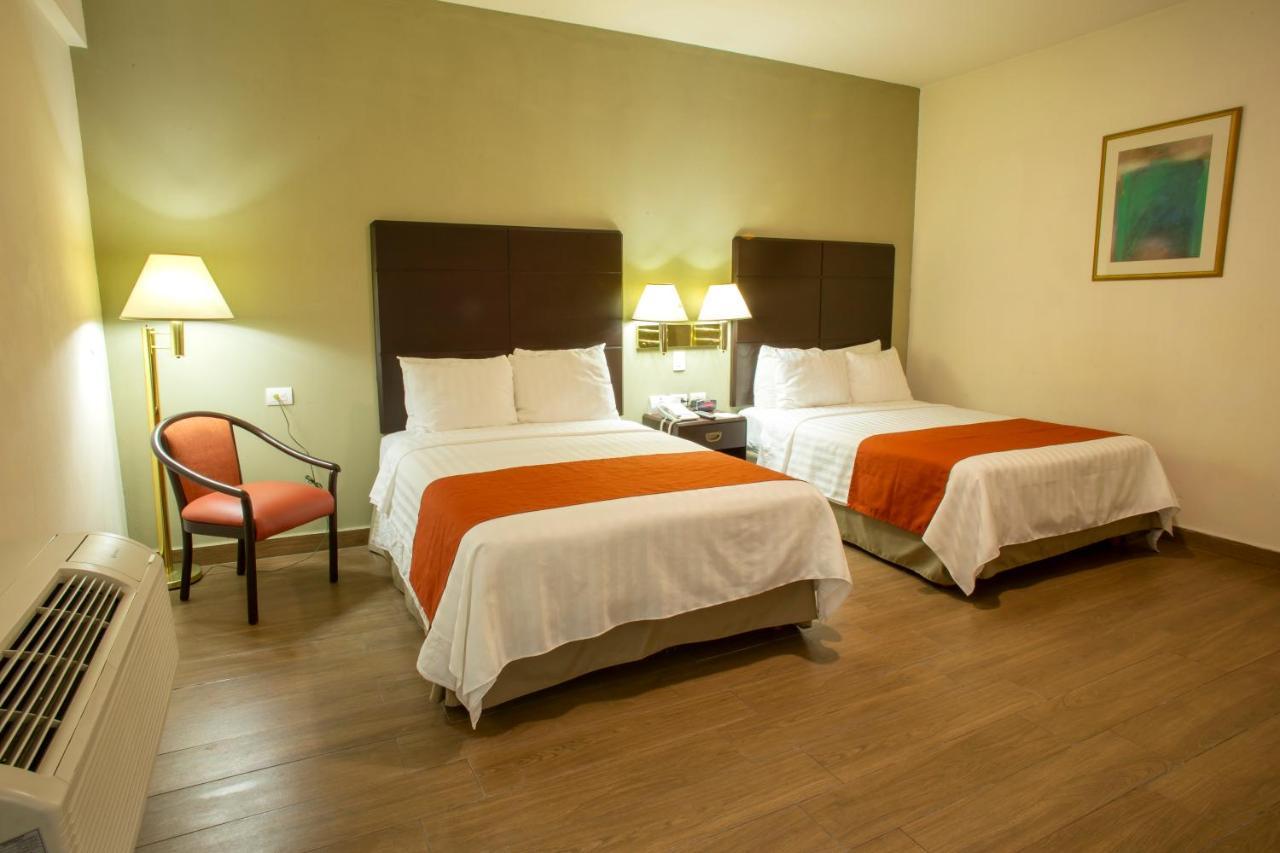 Hotel Plaza Calzada Monterrey Exterior photo